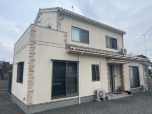 福山・外壁塗装・施工前・外壁のひび割れ