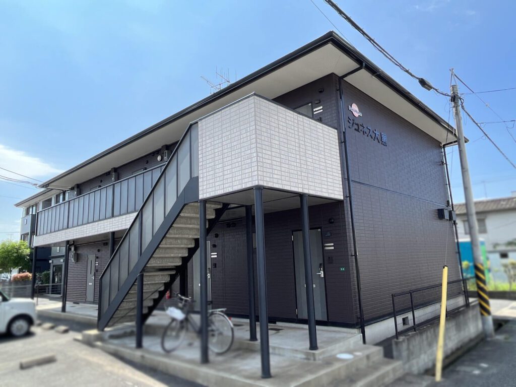 施工が完了したアパートのおしゃれ外壁