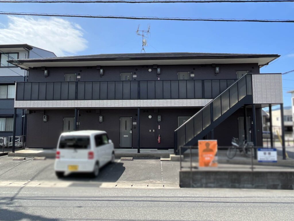 施工が完了したアパートのおしゃれ外壁