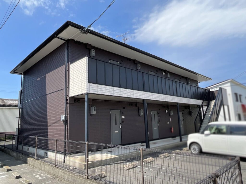 施工が完了したアパートのおしゃれ外壁