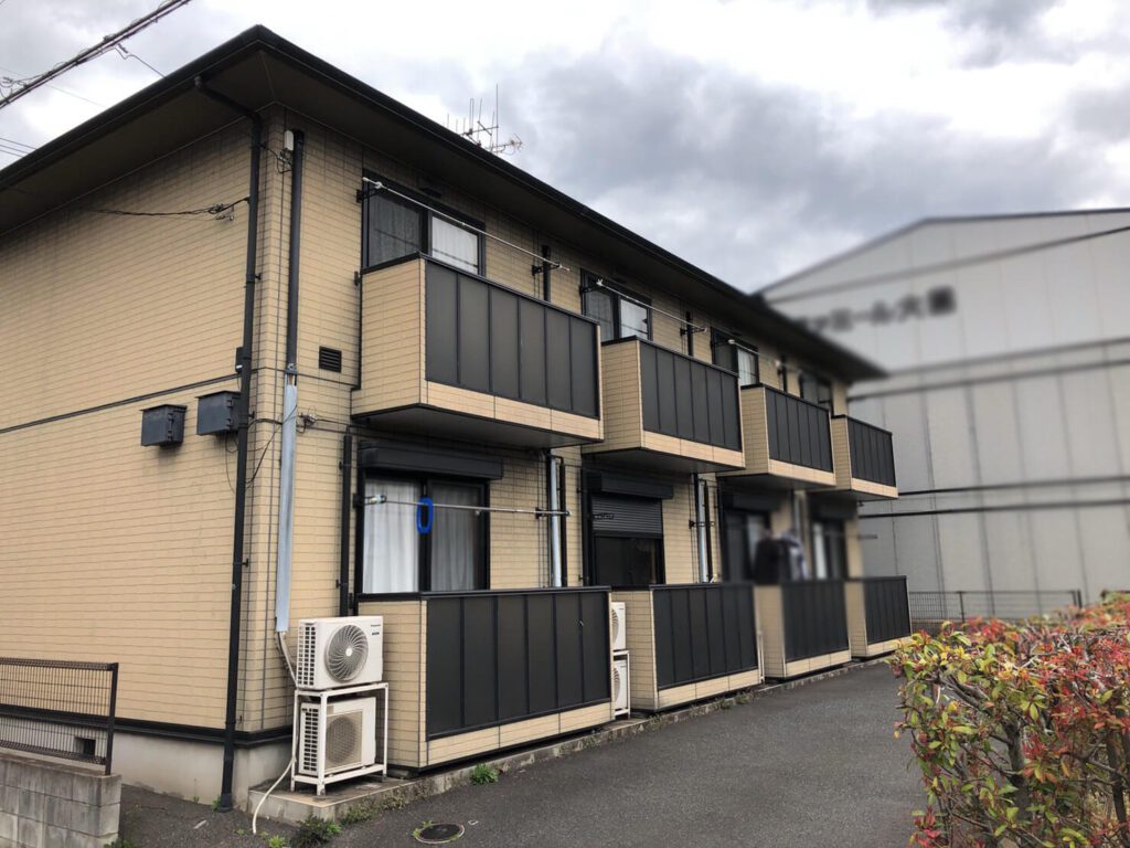 アパートの外壁をおしゃれに塗装する施工前の画像