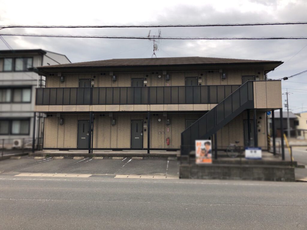 アパートの外壁をおしゃれに塗装する施工前の画像