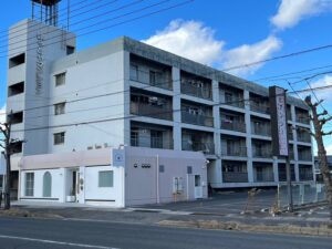 収益物件の外壁塗装施工前違う角度から